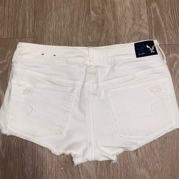AE White Shortie Shorts - Picture 2 of 3
